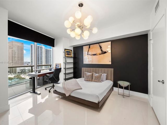 Apartment for rent  Unit #1704 - photo 5944796