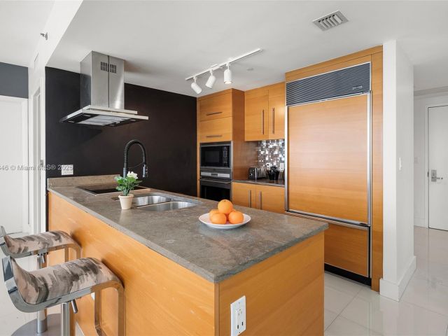 Apartment for rent  Unit #1704 - photo 5944797