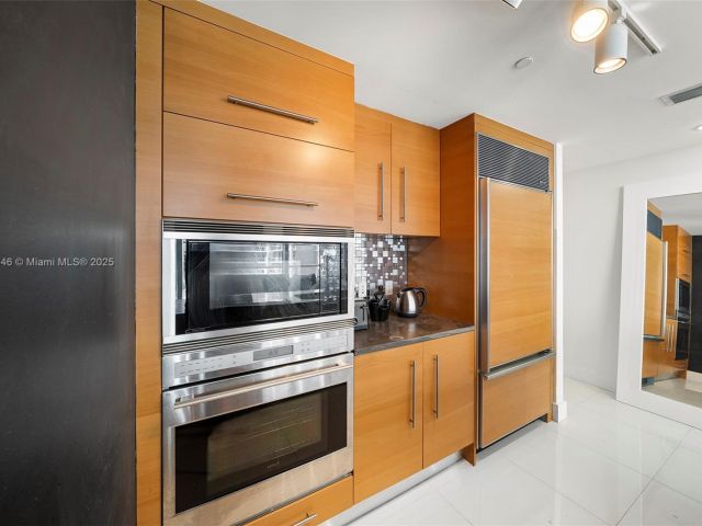 Apartment for rent  Unit #1704 - photo 5944798