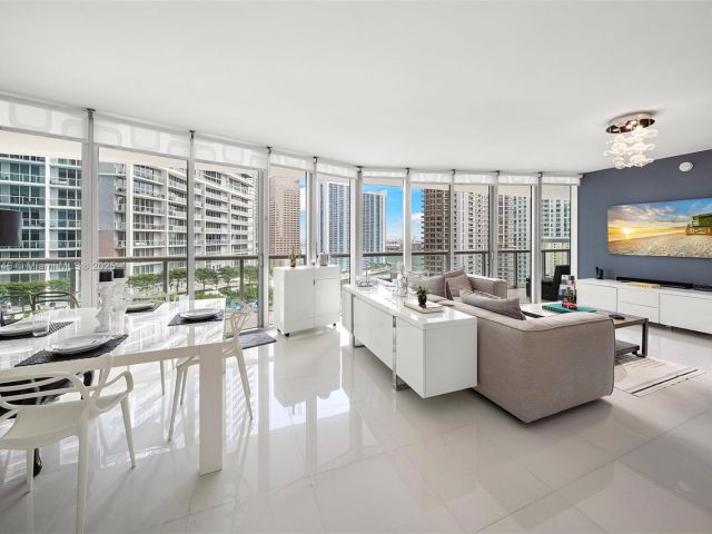 Apartment for rent  Unit #1704 - photo 5944801