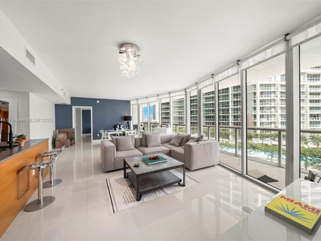 Apartment for rent  Unit #1704 - photo 5944802