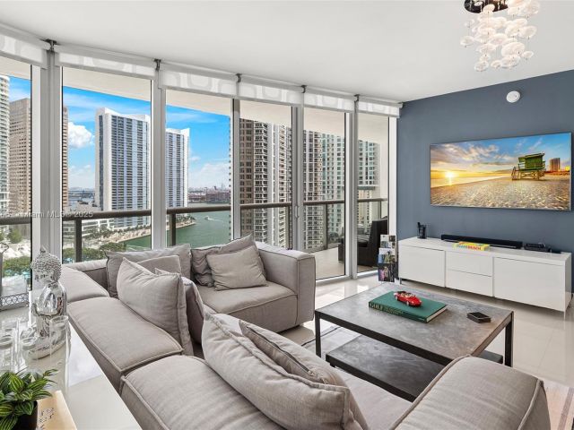 Apartment for rent  Unit #1704 - photo 5944808