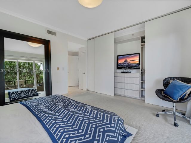 2-bedroom condo for rent in Miami Beach - 19227 Fisher Island Dr 19227 - MondialRealty