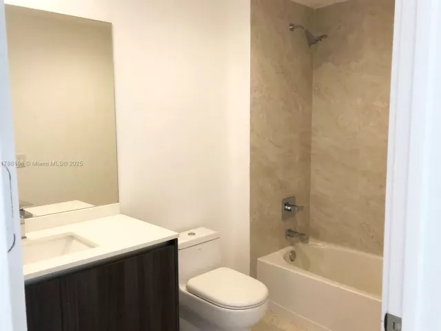 Apartment for sale  Unit #215 - photo 5899931