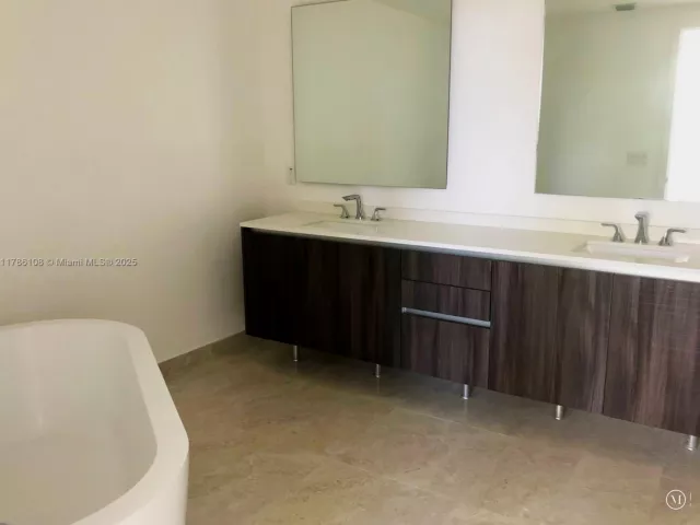 Apartment for sale  Unit #215 - photo 5899937