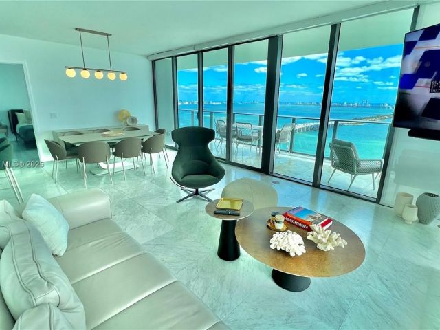 Apartment for rent  Unit #3601 - photo 5927682