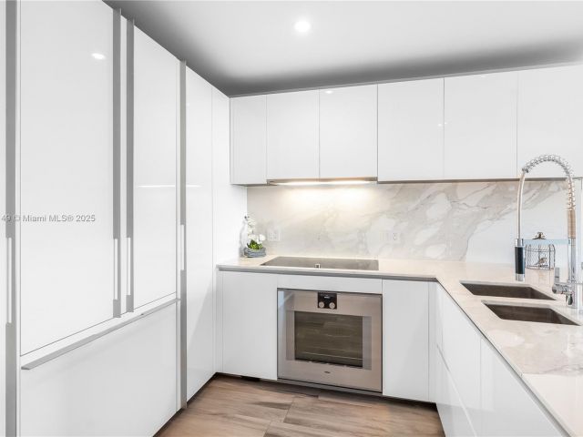 Apartment for sale  Unit #605 - photo 5902654