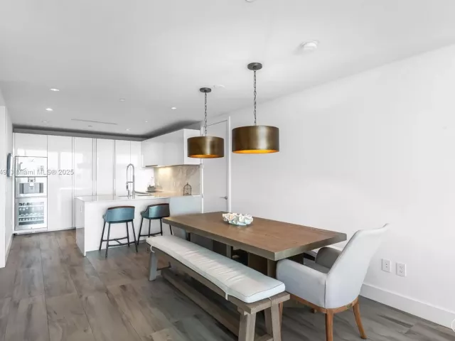 Apartment for sale  Unit #605 - photo 5902651