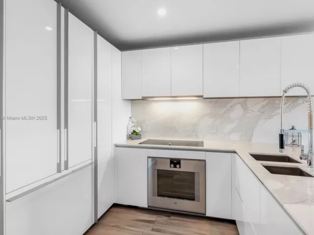 Apartment for sale  Unit #605 - photo 5902654