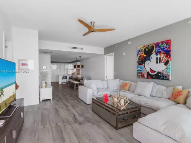 Apartment for sale  Unit #605 - photo 5902656