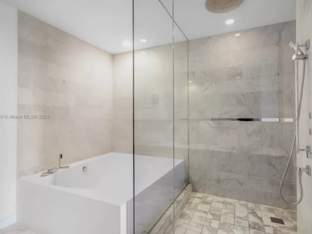 Apartment for sale  Unit #605 - photo 5902647