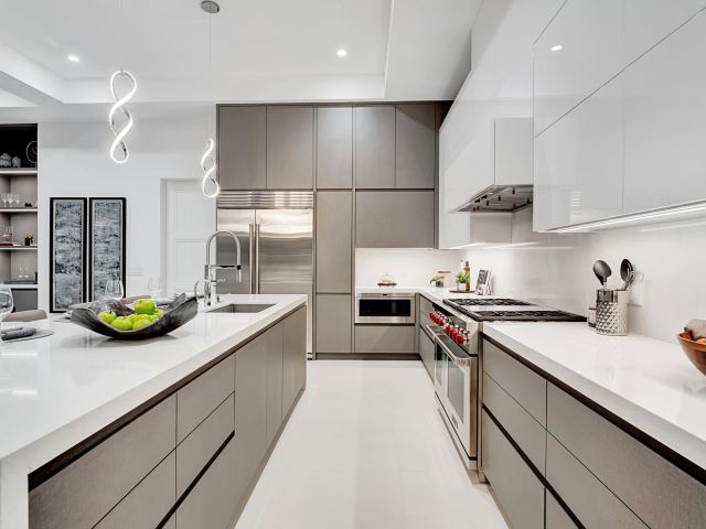 Home for sale at 1133 NE 3rd Avenue - photo 5942370