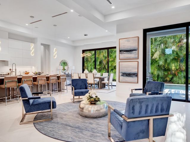 Home for sale at 1133 NE 3rd Avenue - photo 5942376