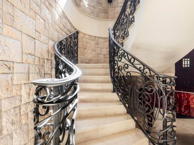 Home for sale at 6016 Leonardo St - photo 5888372