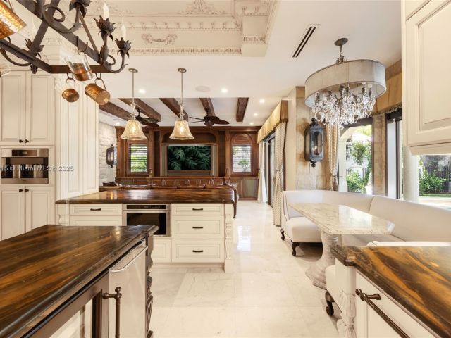 Home for sale at 6016 Leonardo St - photo 5888377