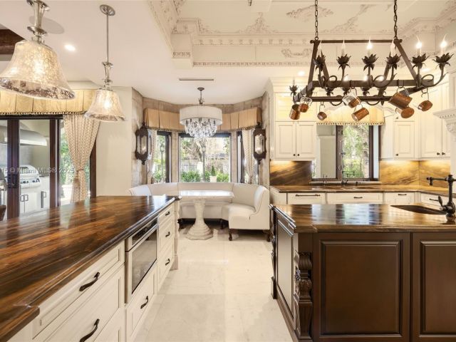 Home for sale at 6016 Leonardo St - photo 5888378