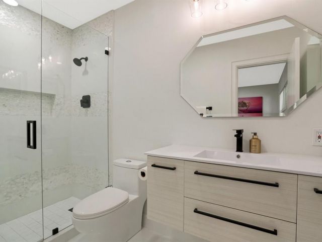 Home for sale at 5201 NE 33rd Avenue - photo 6035397