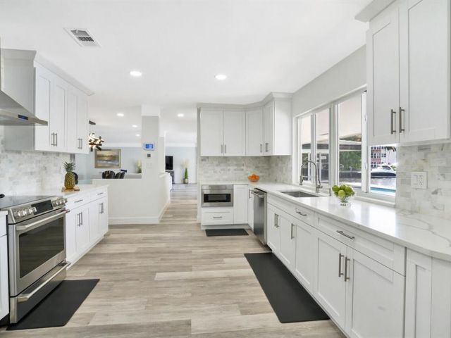 Home for sale at 5201 NE 33rd Avenue - photo 6035401