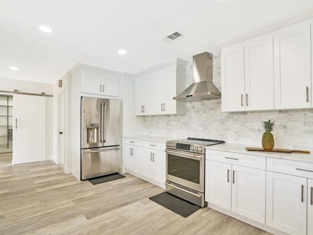 Home for sale at 5201 NE 33rd Avenue - photo 6035403