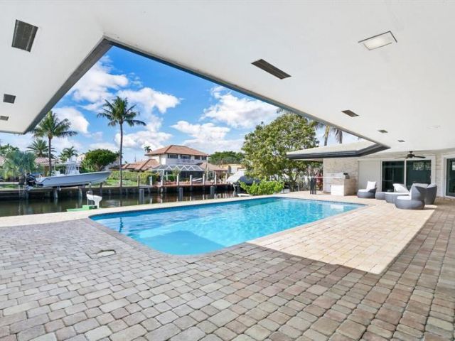 Home for sale at 5201 NE 33rd Avenue - photo 6035407