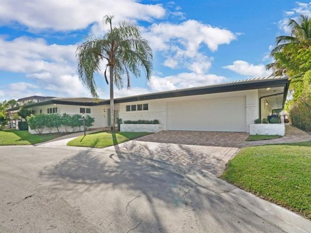 Home for sale at 5201 NE 33rd Avenue - photo 6035409