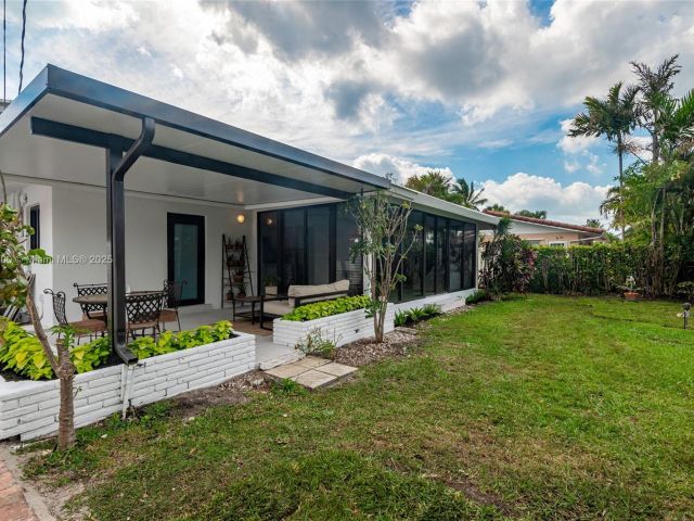 Home for sale at 2005 SE 26th Ter - photo 5891265