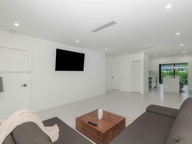 Home for sale at 2005 SE 26th Ter - photo 5891269