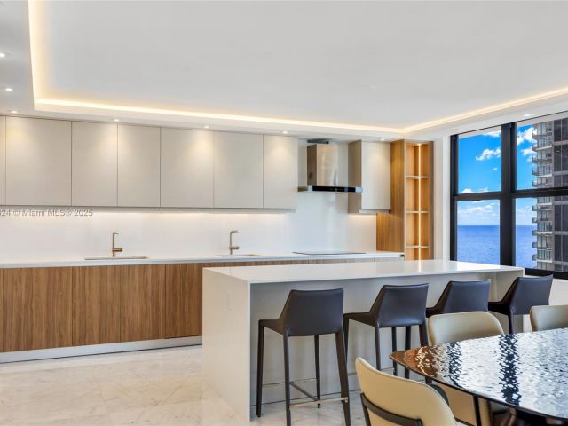 Apartment for sale  Unit #17R - photo 5959727