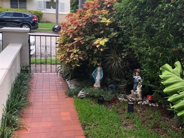 2-bedroom home for rent in Coral Gables - 248 Majorca Ave 248 - MondialRealty