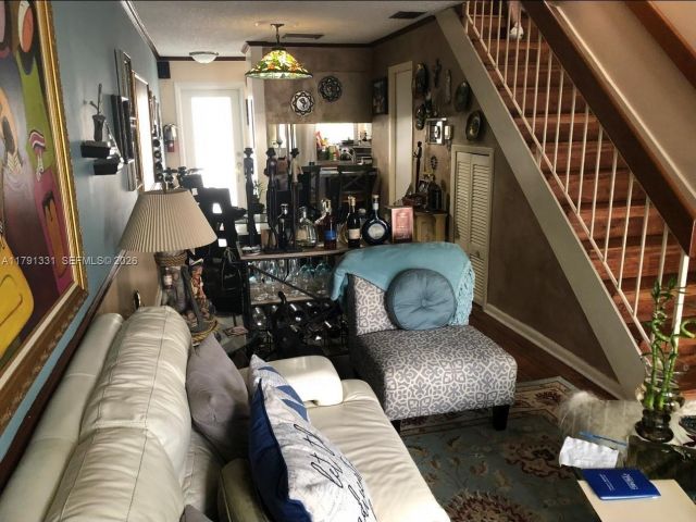 2-bedroom home for rent in Coral Gables - 248 Majorca Ave 248 - MondialRealty