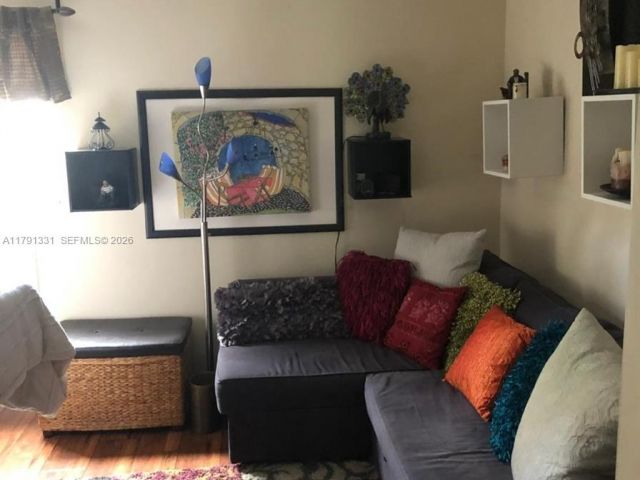 2-bedroom home for rent in Coral Gables - 248 Majorca Ave 248 - MondialRealty