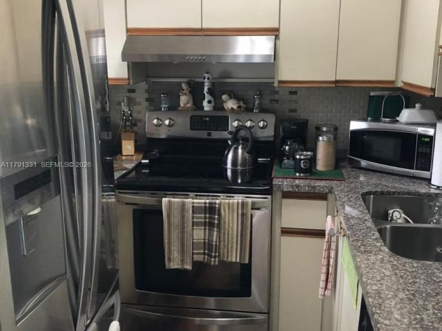 2-bedroom home for rent in Coral Gables - 248 Majorca Ave 248 - MondialRealty