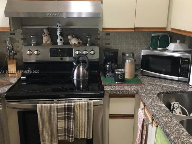 2-bedroom home for rent in Coral Gables - 248 Majorca Ave 248 - MondialRealty