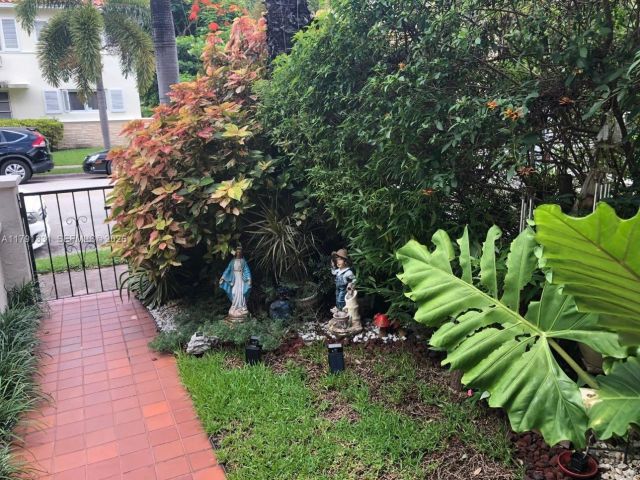 2-bedroom home for rent in Coral Gables - 248 Majorca Ave 248 - MondialRealty