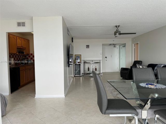Apartment for sale  Unit #1105 - photo 5928653