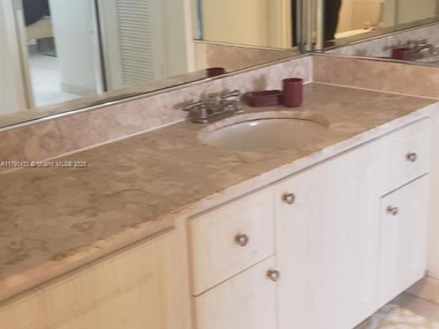 Apartment for rent  Unit #1208 - photo 5960199