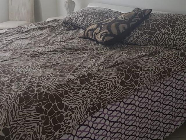 2-bedroom condo for rent in Hollywood - 3725 S Ocean Dr 1208 - MondialRealty