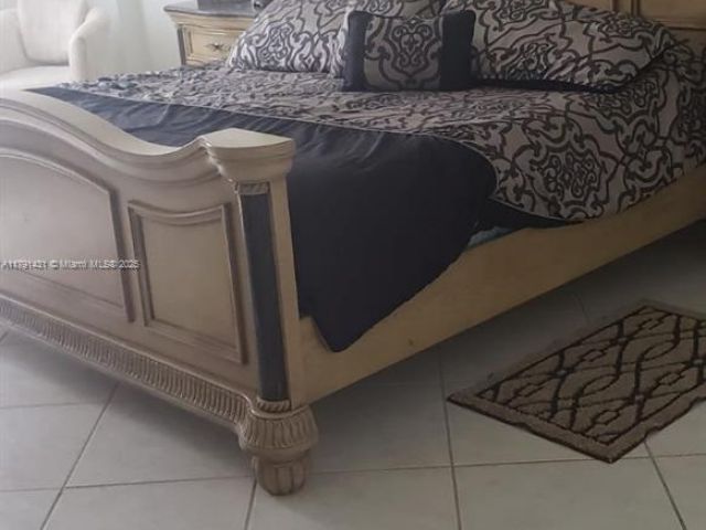 2-bedroom condo for rent in Hollywood - 3725 S Ocean Dr 1208 - MondialRealty