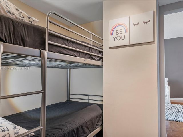 Apartment for rent  Unit #810 - photo 5910333