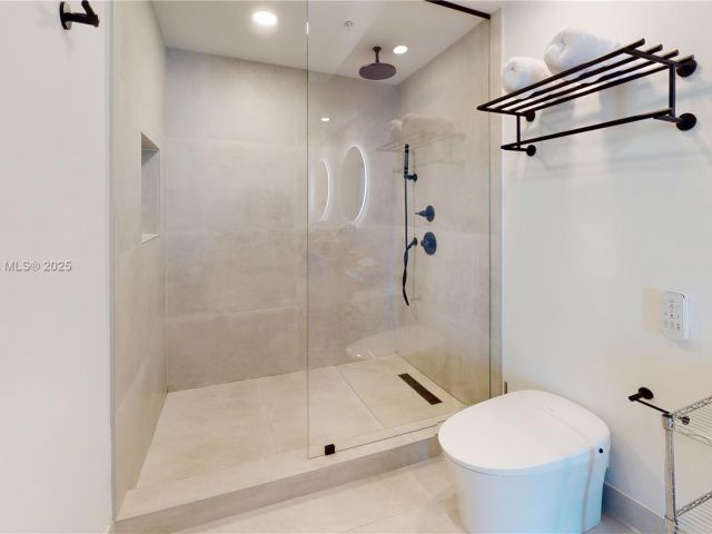 Apartment for rent  Unit #810 - photo 5910336