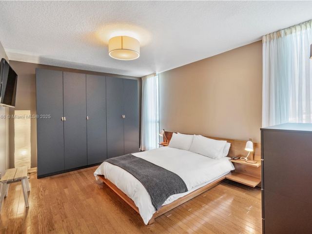 Apartment for rent  Unit #810 - photo 5910339