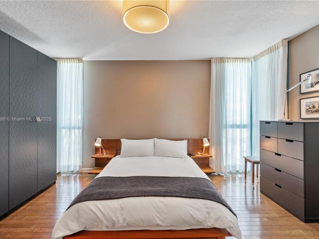 Apartment for rent  Unit #810 - photo 5910341