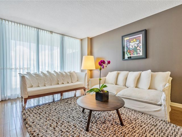 Apartment for rent  Unit #810 - photo 5910349