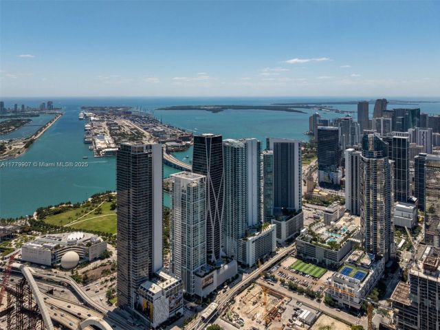 Apartment for sale  Unit #5801 - photo 5922932