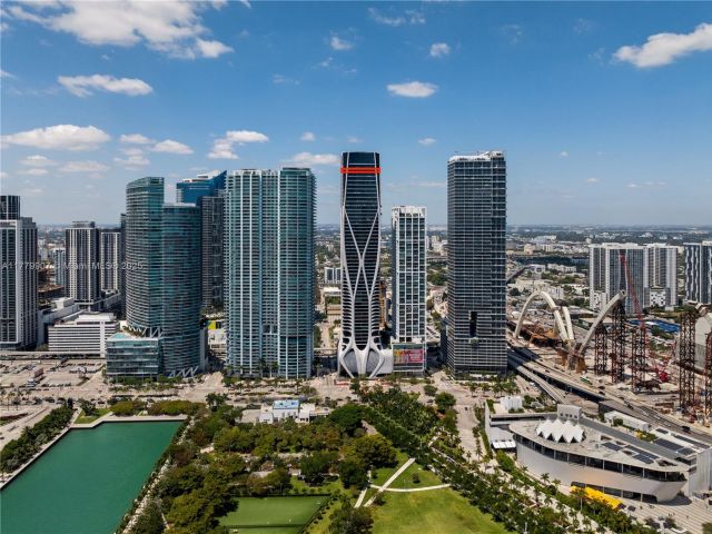 Apartment for sale  Unit #5801 - photo 5922934