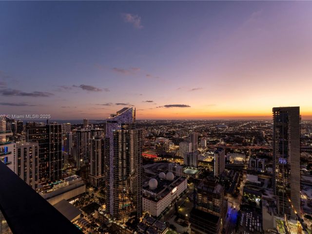 Apartment for sale  Unit #5801 - photo 5922935