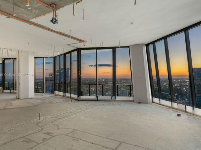 Apartment for sale  Unit #5801 - photo 5922940