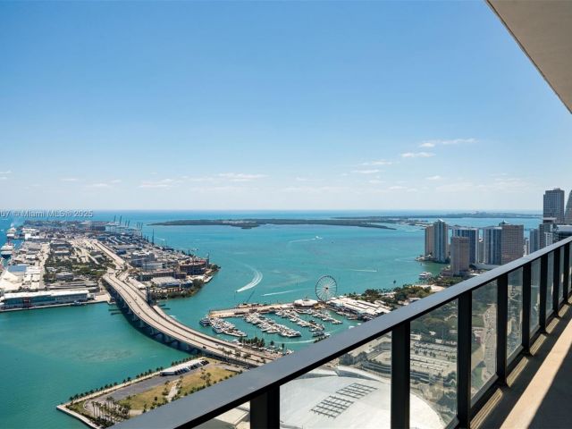 Apartment for sale  Unit #5801 - photo 5922947