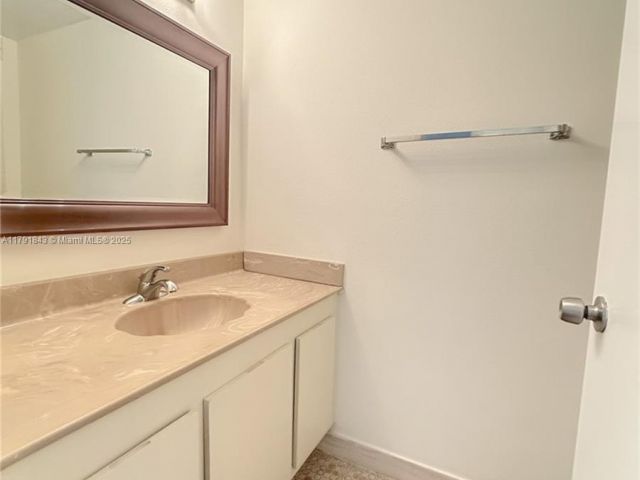 Apartment for sale  Unit #2004 - photo 5902342