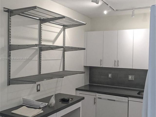 Apartment for sale  Unit #2004 - photo 5902345